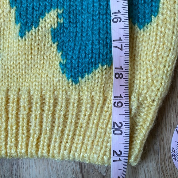 SOLD🌼Vintage graphic floral knit - Picture 5 of 5